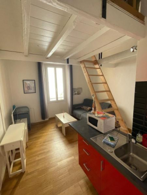 Studio centre ville à 5min plages, palais et gare